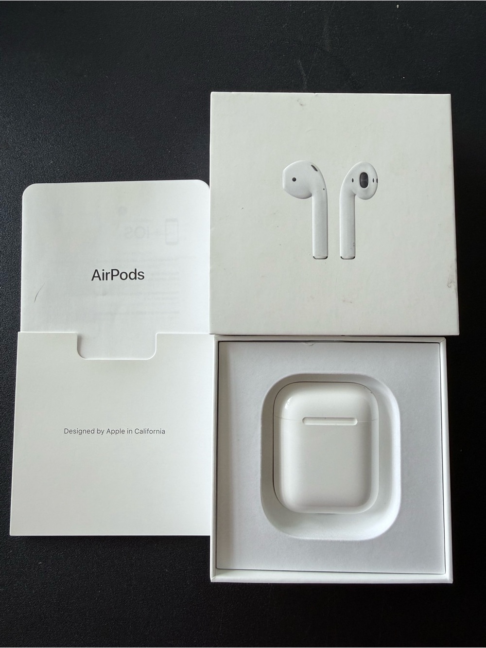Apple White AirPods with Charging Case